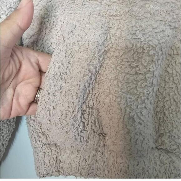 Patagonia Shroom Taupe Hooded Fleece Kangaroo Pocket Pullover Jacket - Picture 6 of 12